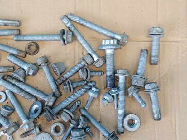 Tornillos suspensión OEM 3.9kg para VW Passat B8 1.5 TSI image 3