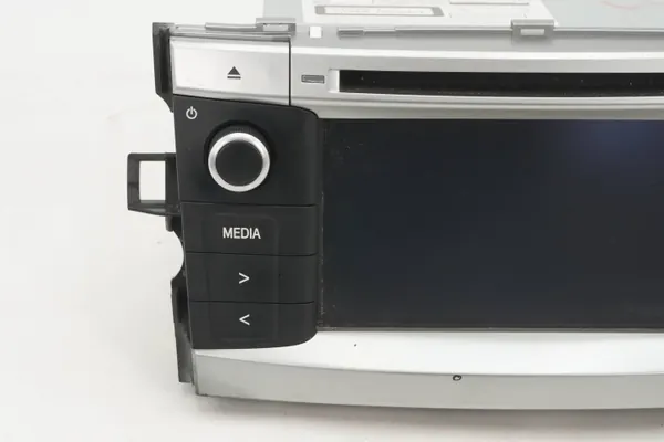Toyota Verso Radio Navigation OEM 86140-0F020 image 3