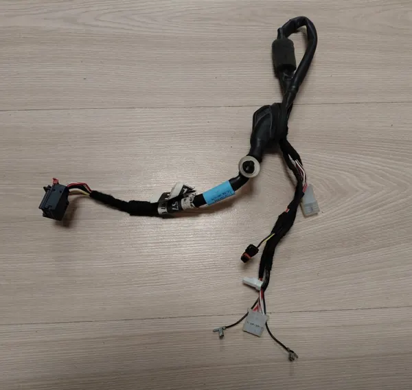 Harness de cableado espejo izquierdo OEM para Skoda Octavia IV image 2