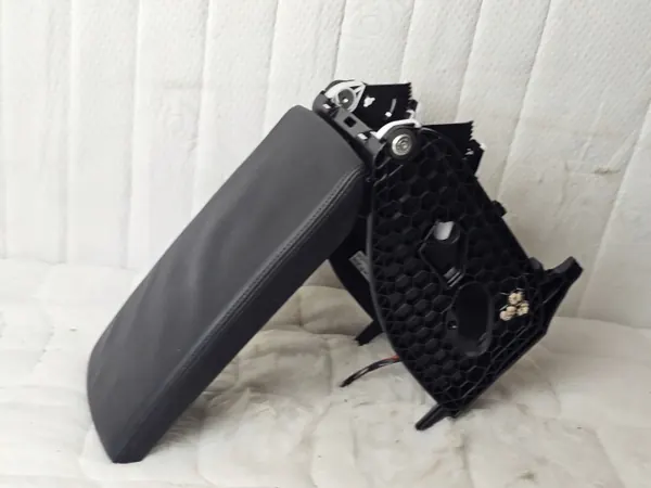 OEM 3V0864207 Middenconsole Armsteun Skoda Superb III image 2