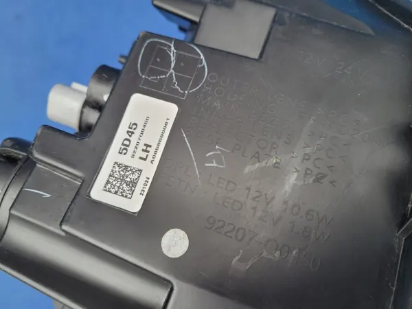 Hyundai i20 DRL Halogéneo Esquerdo OEM 92207-Q0450 image 9
