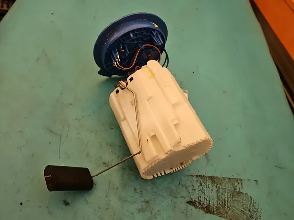 Brandstofpomp VW Tiguan II 1.5 TSI 5QN919051A image 4