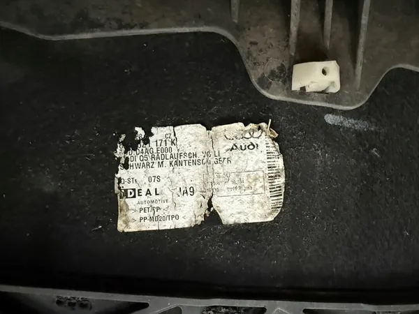 AUDI Q5 8R Left Front Wheel Arch 8R0821171K image 4