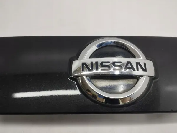Nissan Juke I F15 Luz da placa traseira OEM 908681KR6A image 5