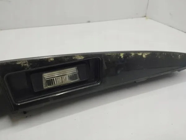 Nissan Juke I F15 Luz da placa traseira OEM 908681KR6A image 6