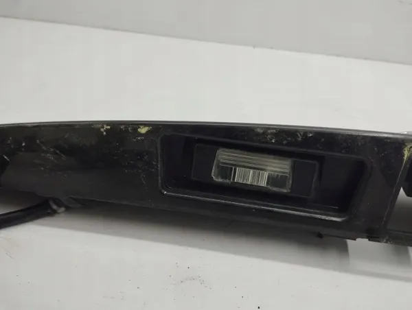 Nissan Juke I F15 Luz da placa traseira OEM 908681KR6A image 7