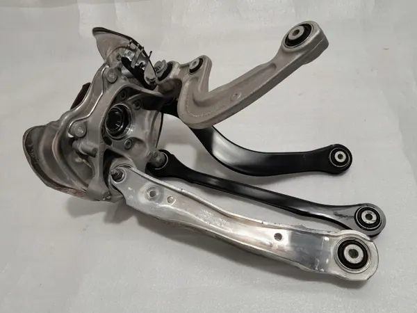 Audi A4 B9 Quattro Hinterachsschenkel rechts OEM 8W0505436AA image 3