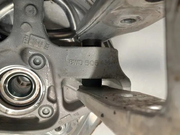 Audi A4 B9 Quattro Hinterachsschenkel rechts OEM 8W0505436AA image 5