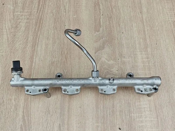 Sensor de riel de inyección OEM 8665633 para BMW 530i G30 image 2