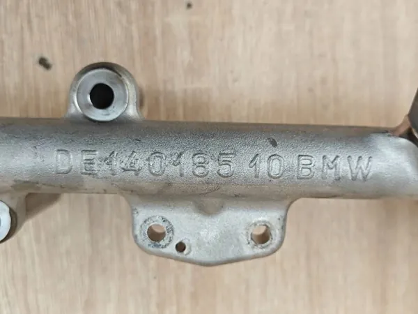 Sensor de riel de inyección OEM 8665633 para BMW 530i G30 image 8