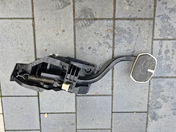 Pedal de Travão Automático BMW OEM 6888753 - Usado image 2