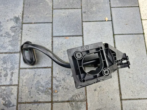 Pedal de Travão Automático BMW OEM 6888753 - Usado image 3
