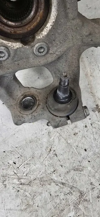 Vänster framhjulsbärare OEM R8K0407257G Audi image 3