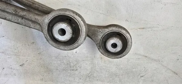 Vänster framhjulsbärare OEM R8K0407257G Audi image 7