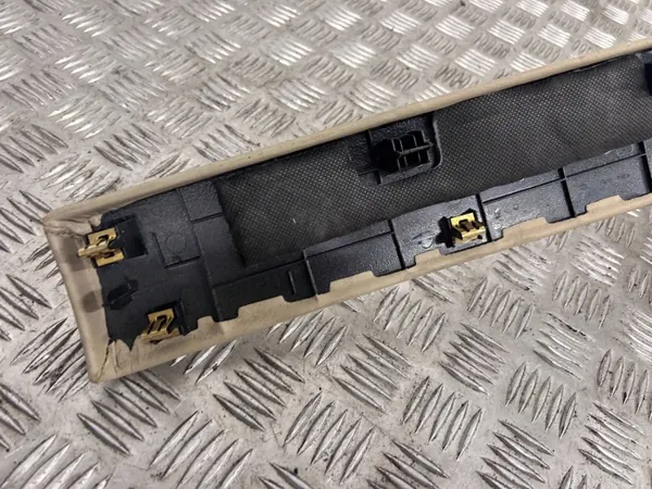 Tesla Model X Asbakpaneel OEM 100231002D image 6