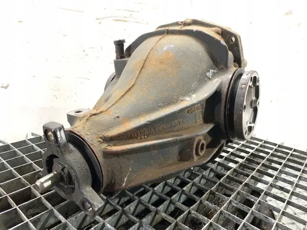 Taka-akselin tasauspyörästö Mercedes W220 2203510105 3.2 197hv 98-05 Sedan image 3