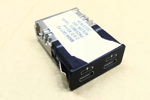 BMW OE 5A84160 USB-poort voor X3 G01 LCI 20dX xDrive image 2