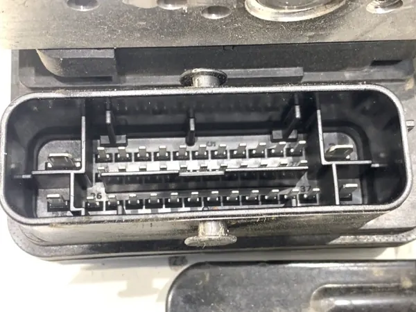 Pompe ABS OEM 58920-D7100 pour Hyundai Tucson 1.6 image 4