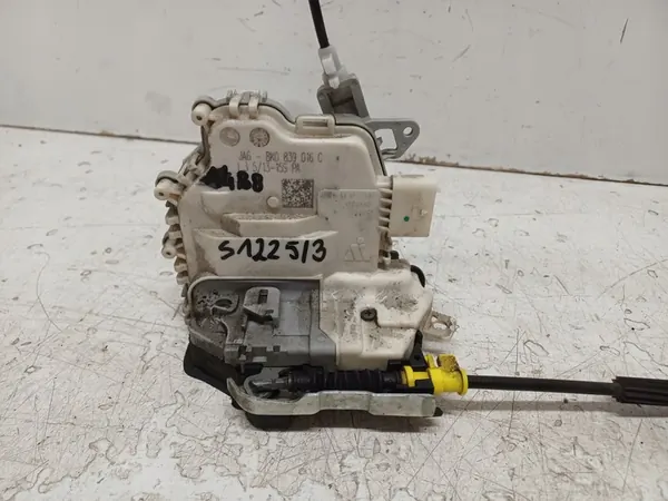 AUDI A4 B8 07- Höger Bakdörrslås 8K0839016C image 3