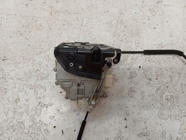 AUDI A4 B8 07- Höger Bakdörrslås 8K0839016C image 4