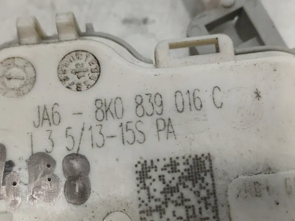 AUDI A4 B8 07- Höger Bakdörrslås 8K0839016C image 6