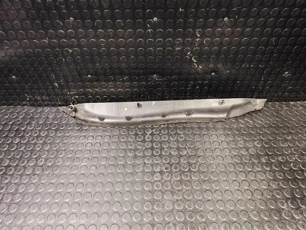 VW TOUAREG Fin de garde-boue 2011 7P6821112 image 1