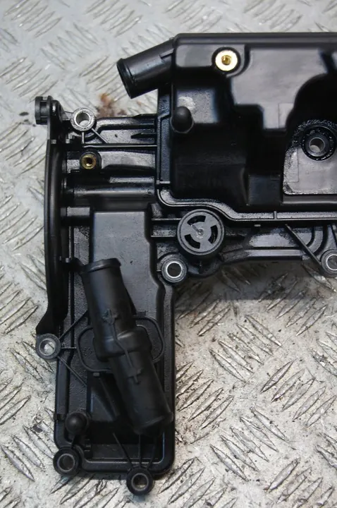 FORD MONDEO MK4 LIFT 2.2 TDCI Tampa de válvulas 9678420380 image 2