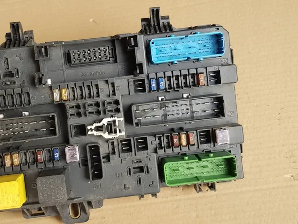 Módulo BSI / OPEL ASTRA H / 13181276 DM image 4