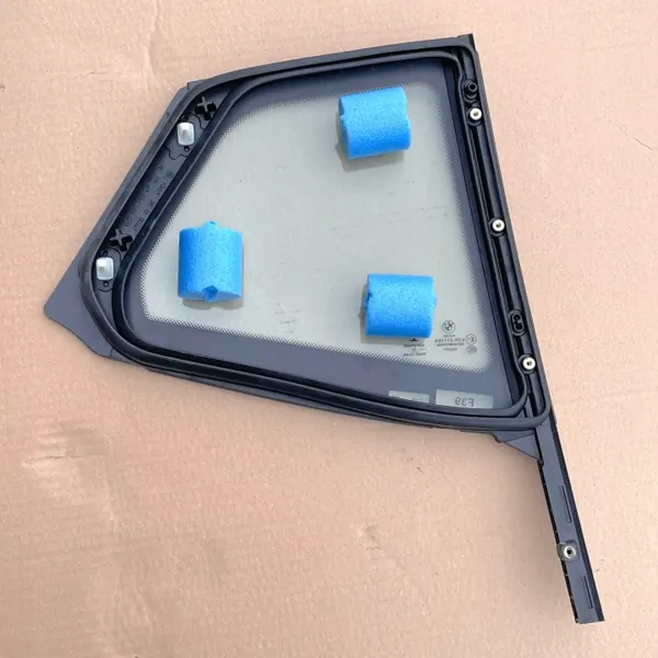 BMW X2 F39 linker achter driehoekruit OEM 7420533 image 5