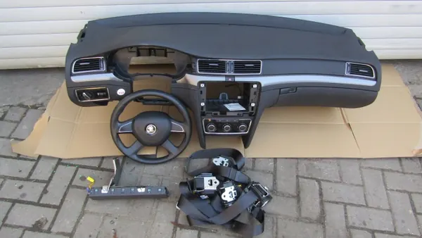 SKODA SUPERB 2 II LIFT dashboard met airbag image 2