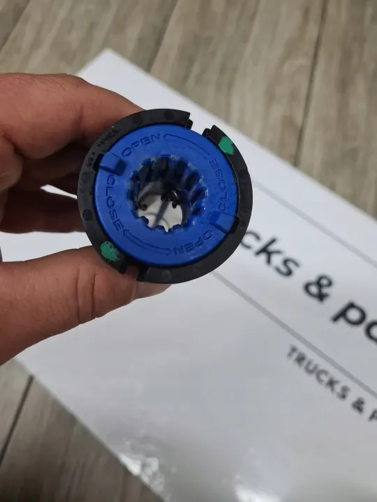 Bouchon de Remplissage Réservoir AdBlue Ford OE OEM image 4