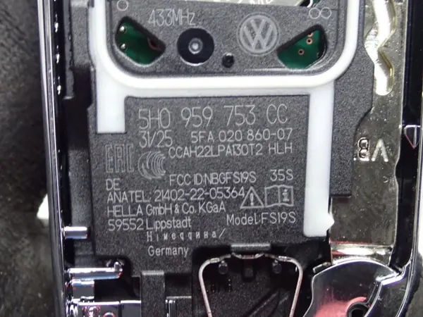 Llave OEM 5H0959753CC para VW Golf VIII image 3