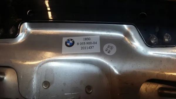 Avgasrörsspetslock höger svart OEM 8093900 BMW image 3