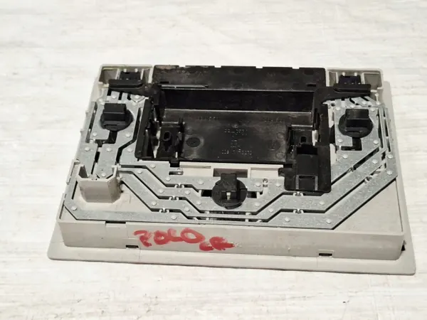 OEM 6Q0947105H Etuohjaamon Valo VW Cross Pololle image 6