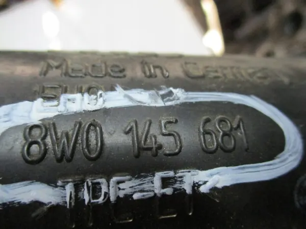Käytetty Audi OE letku OEM 8W0145681 image 3