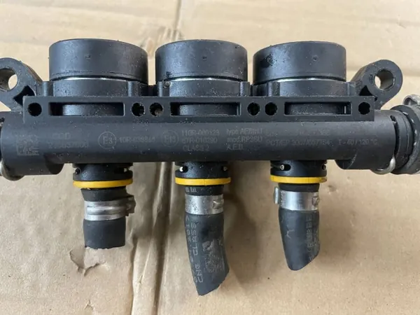 Injector de gás usado OEM 67r-010290 para Dacia image 3