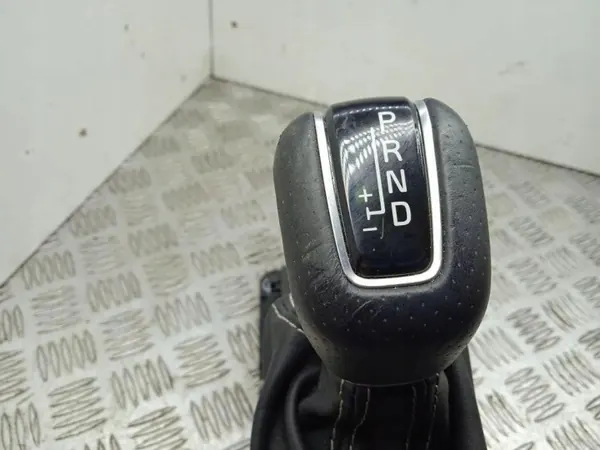 Volvo XC60 II versnellingsmechanisme OEM P32240585 image 2