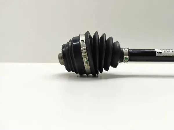 BMW 5 G31 G30 Främre Vänster Halvaxel OEM 866467502 image 2