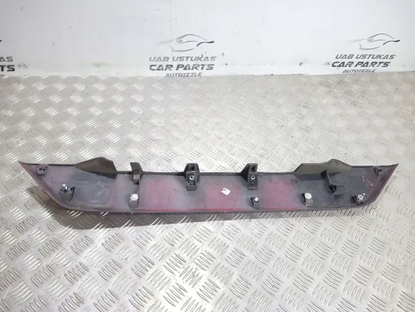 Mitsubishi Outlander 2012 OEM 5817A022 Luz de Matrícula image 3
