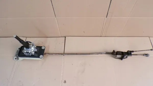 Selector de marchas Golf IV OEM 1J0711025G - Usado image 2