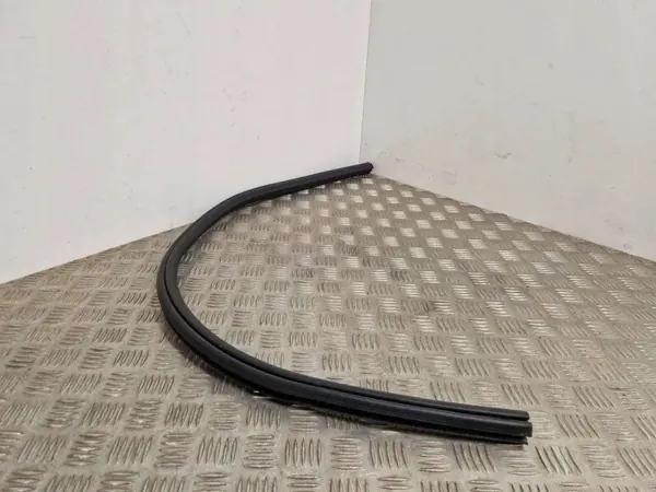 Moottorikannen tiiviste OEM 8304763 Peugeot 208:lle image 3