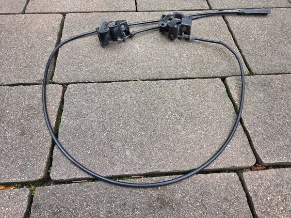 MERCEDES R-KLASA W251 Hood Locks A2198800060 A2518800059 image 4