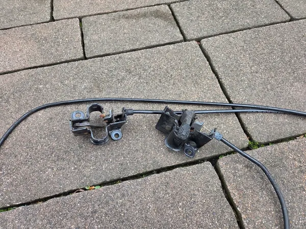 MERCEDES R-KLASA W251 Hood Locks A2198800060 A2518800059 image 5