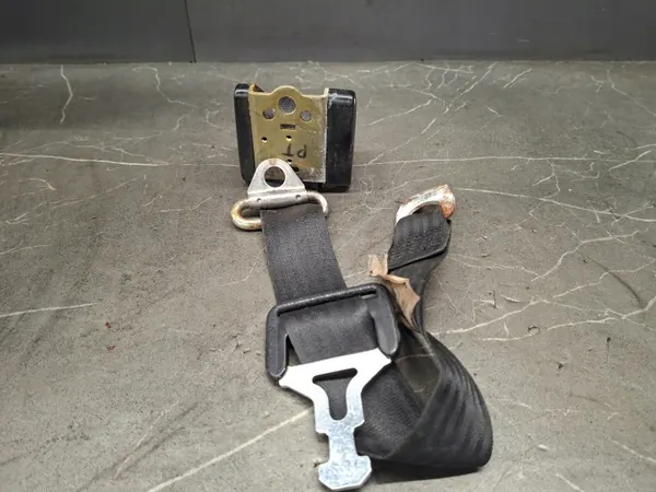 Turvavyö oikea taka OEM 1238601785 Mercedes W116 image 2