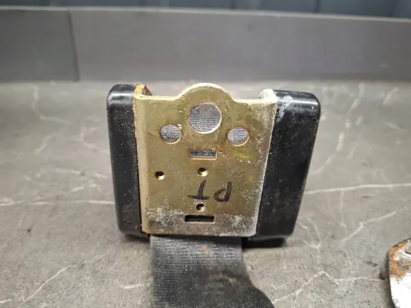 Turvavyö oikea taka OEM 1238601785 Mercedes W116 image 5