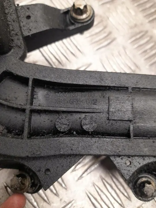 Tubo de entrada da bomba de óleo Mercedes-Benz GLE 2019 A2561801000 image 4