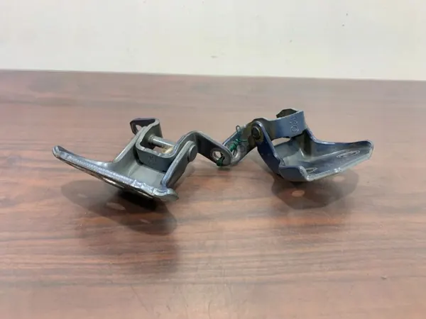 Subaru Forester etuovien saranoja OEM FBZ27976 image 4