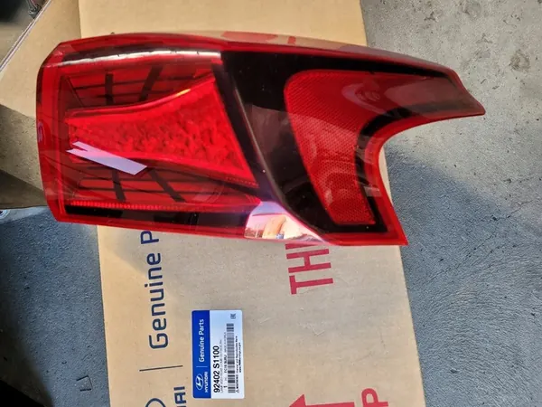 Hyundai Santa Fe (2018-2020) Lámpara LED trasera derecha image 2