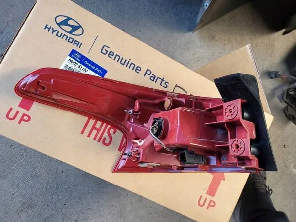 Hyundai Santa Fe (2018-2020) Lámpara LED trasera derecha image 3