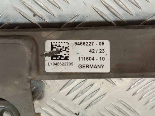 Barra estabilizadora traseira esquerda BMW U06 X1 U11 OEM 9466227 image 7